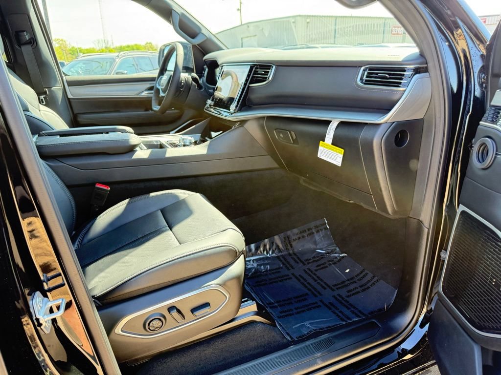 New 2026 Jeep Grand Wagoneer Limited AWD/4WD image 45