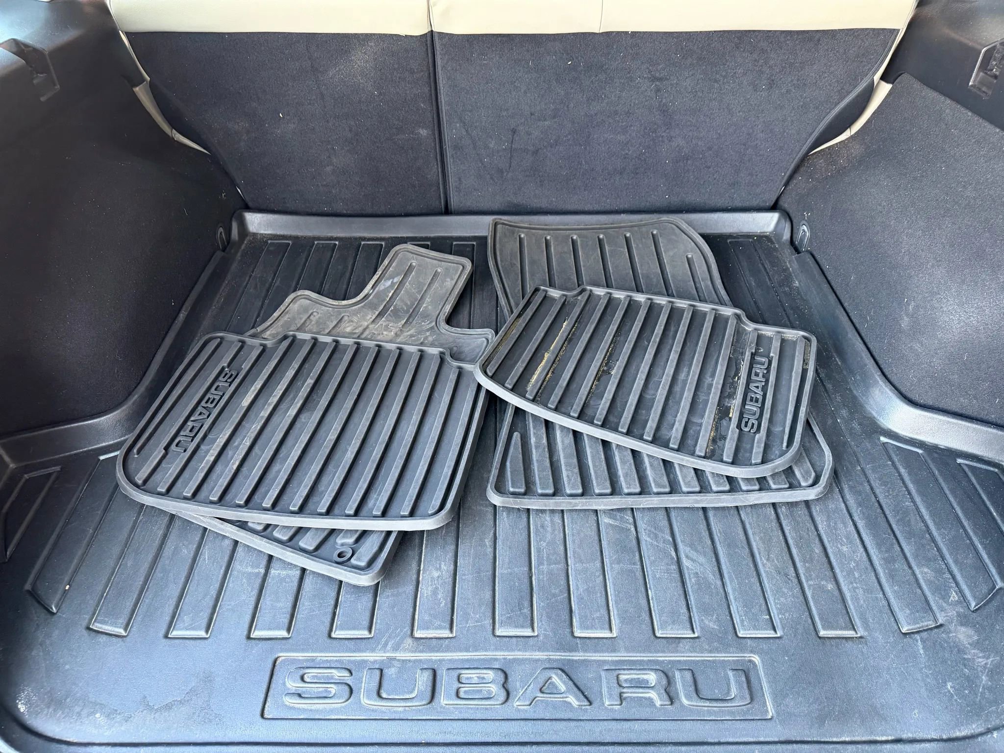 Used 2011 Subaru Outback 2.5i Limited image 24