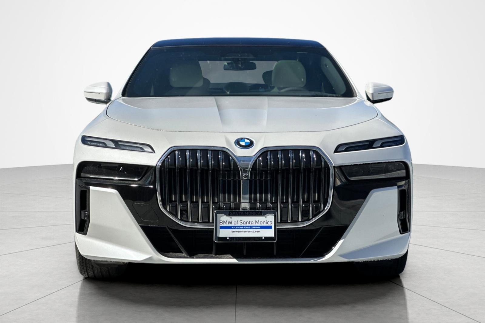 New 2026 BMW 750e xDrive AWD/4WD image 8