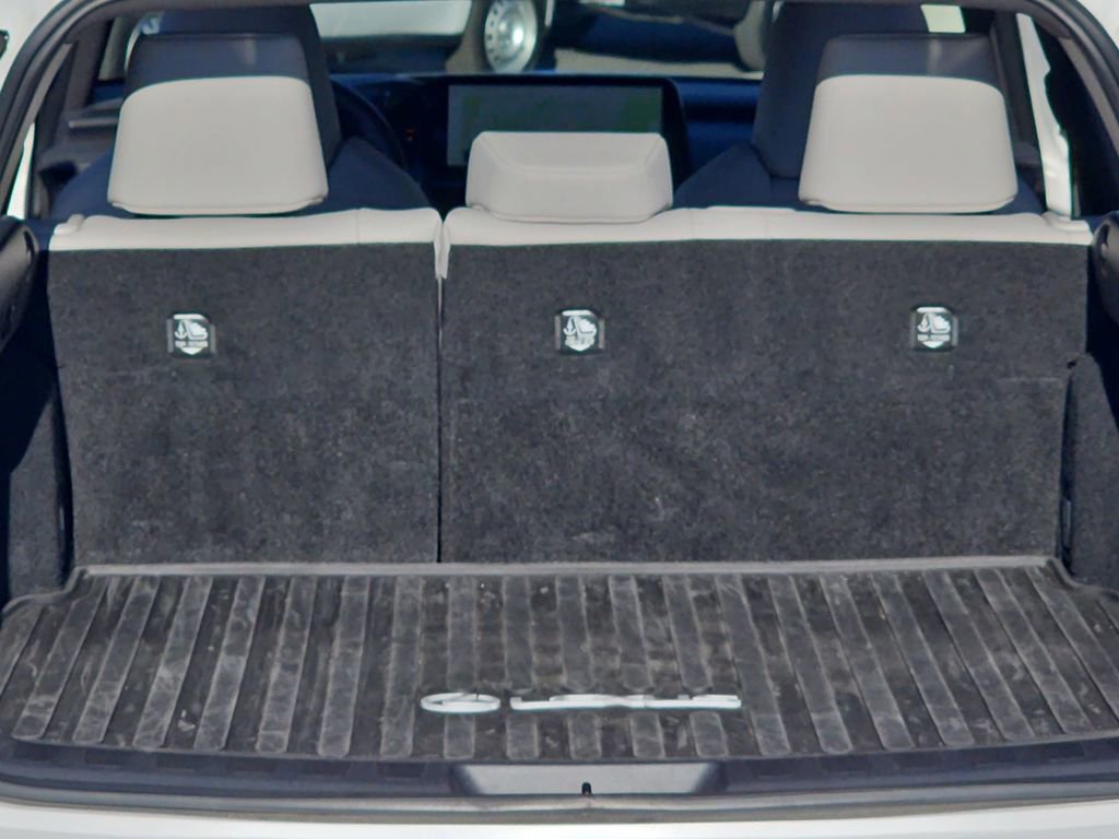 Used 2023 Lexus UX 250h FWD w/ Premium Package image 12