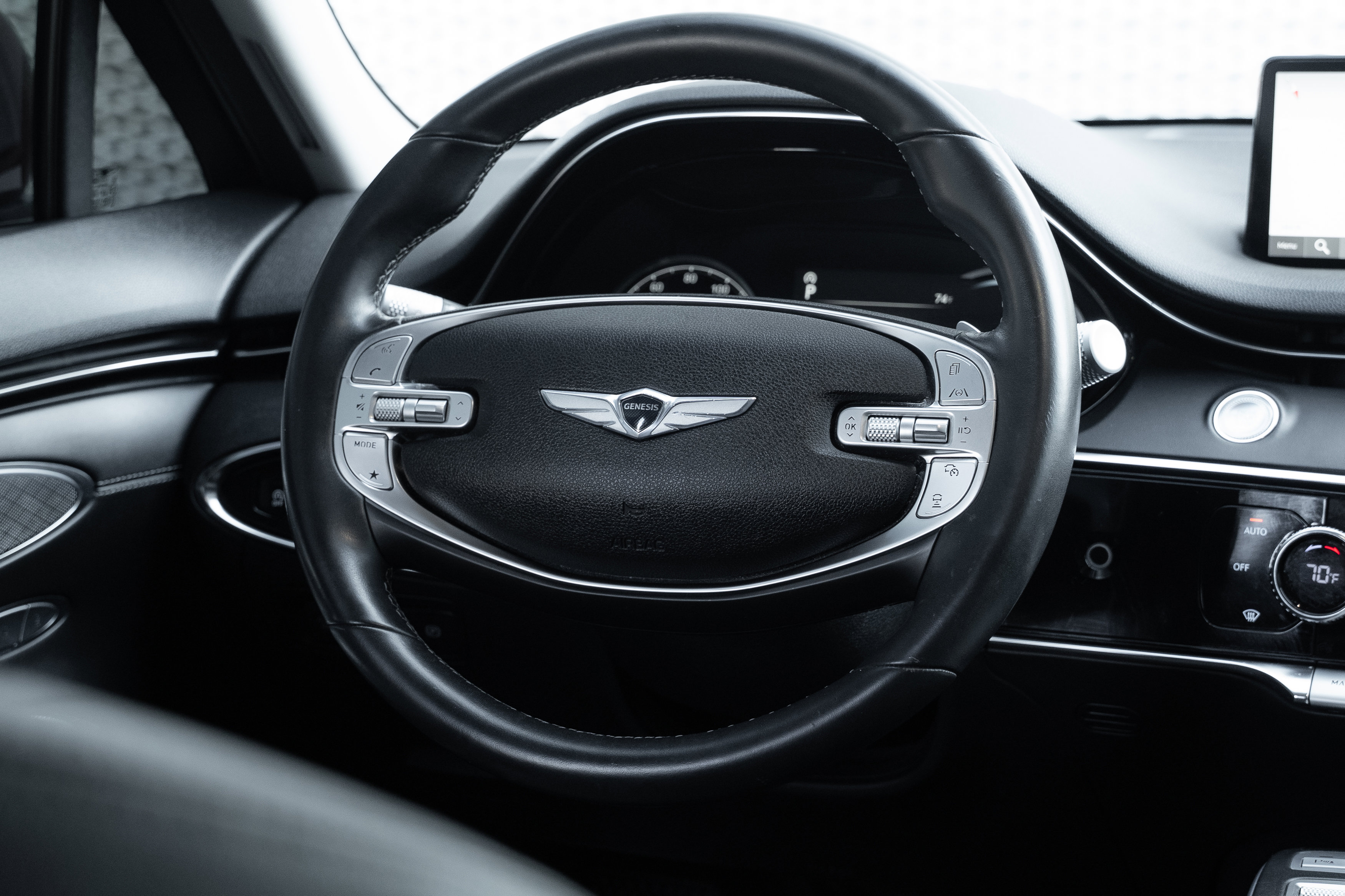 Used 2022 Genesis GV70 2.5T w/ Select Package image 9