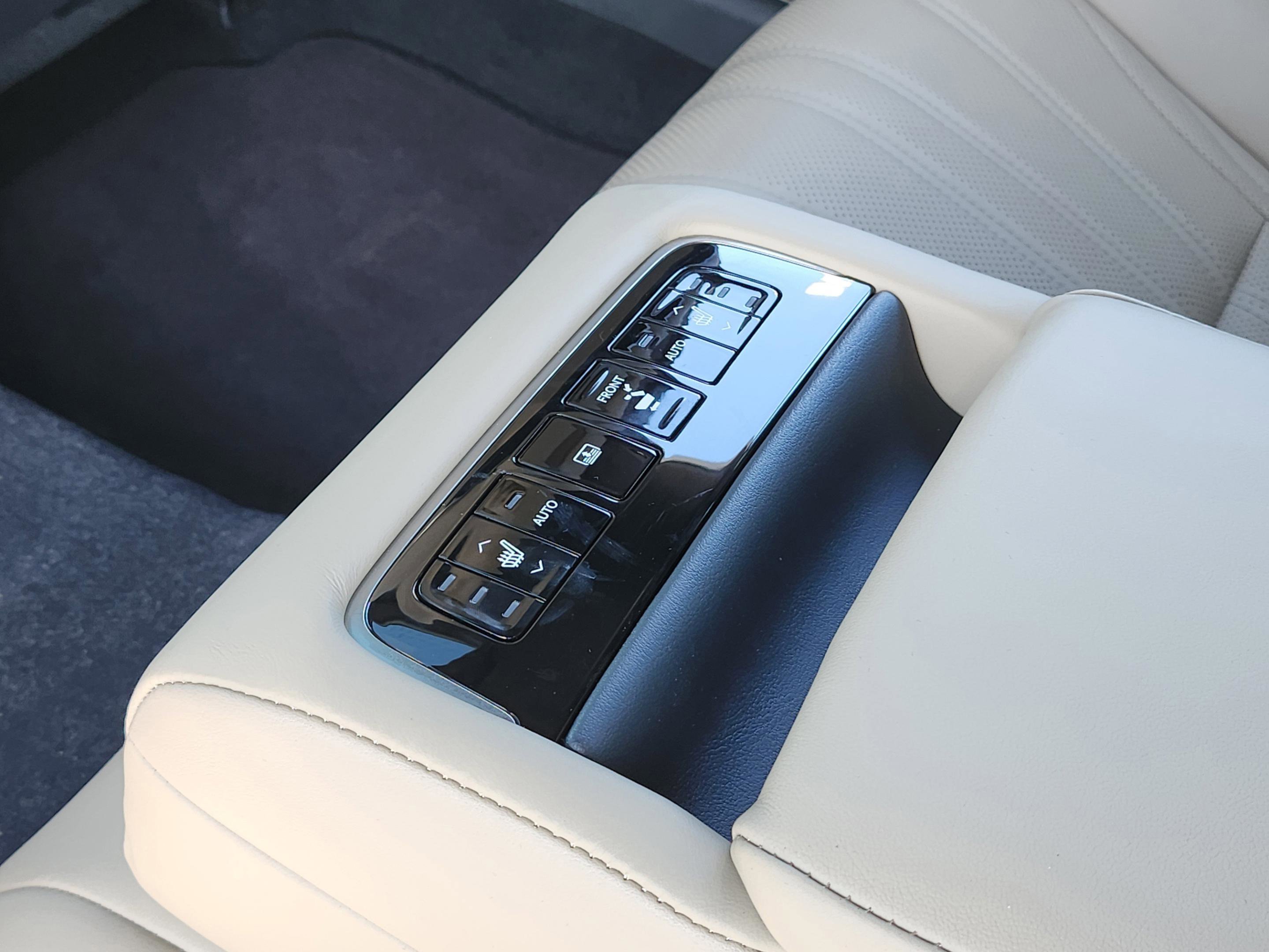 Certified 2021 Lexus LS 500 w/ Interior Upgrade Package RWD image 23