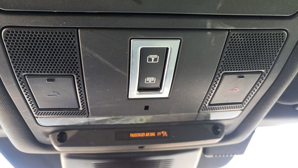 Used 2018 Land Rover Discovery Sport HSE image 37