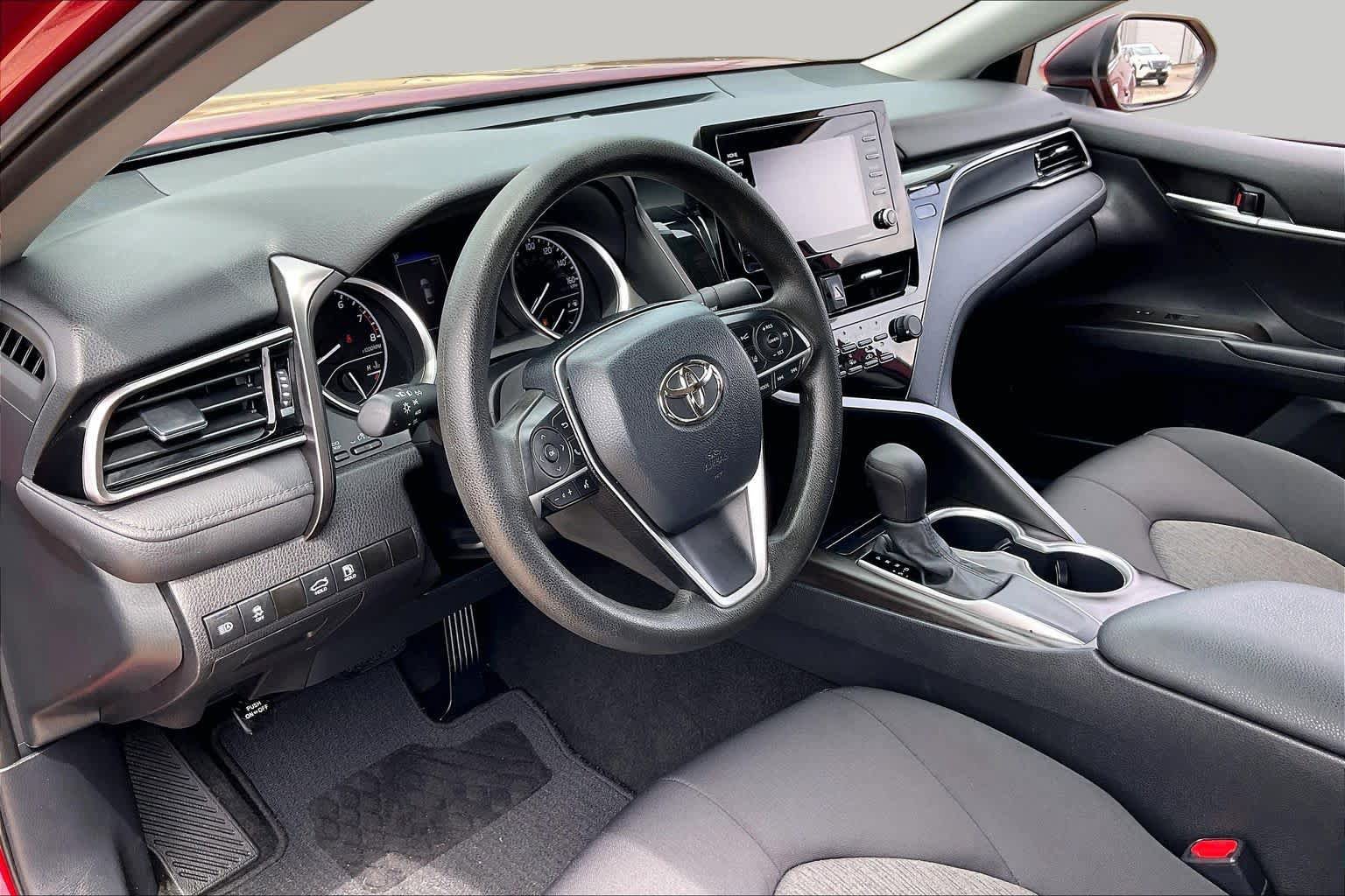 Used 2021 Toyota Camry LE w/ Convenience Package FWD image 18
