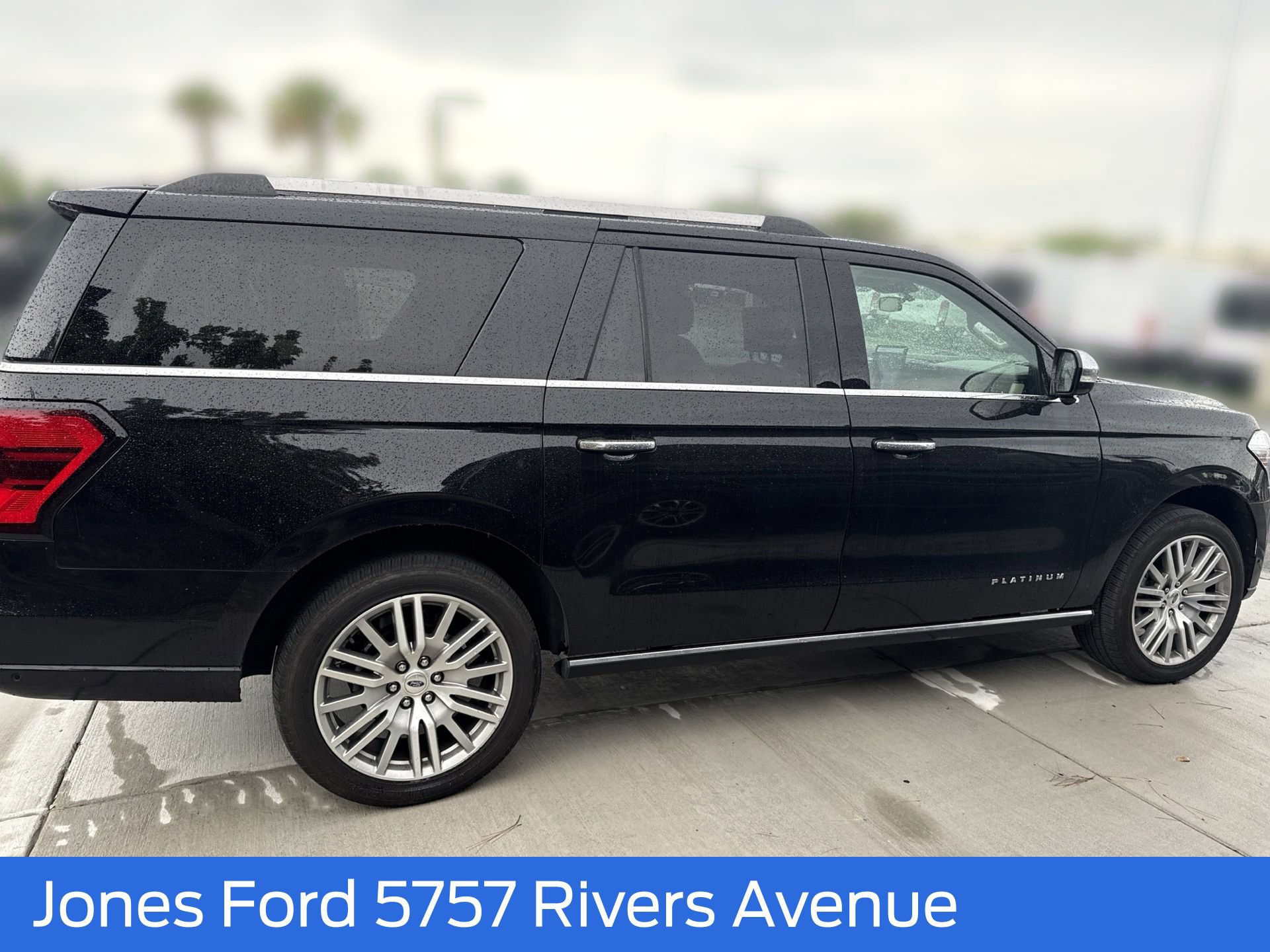 Certified 2024 Ford Expedition Max Platinum AWD/4WD image 3