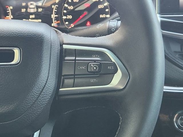 Used 2024 Jeep Compass Latitude w/ Convenience Group AWD/4WD image 29