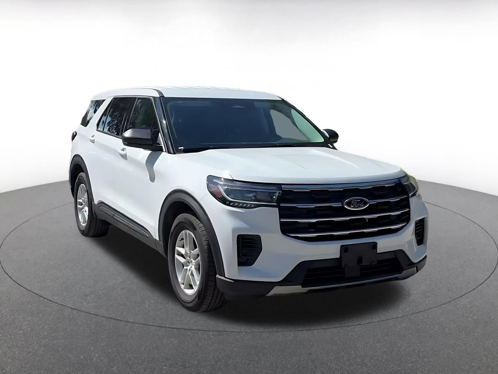 Used 2026 Ford Explorer Active RWD image 3