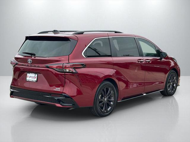 Certified 2022 Toyota Sienna XSE image 5