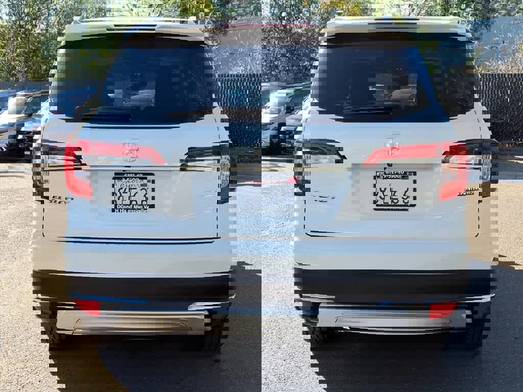 Certified 2022 Honda Pilot Touring image 5