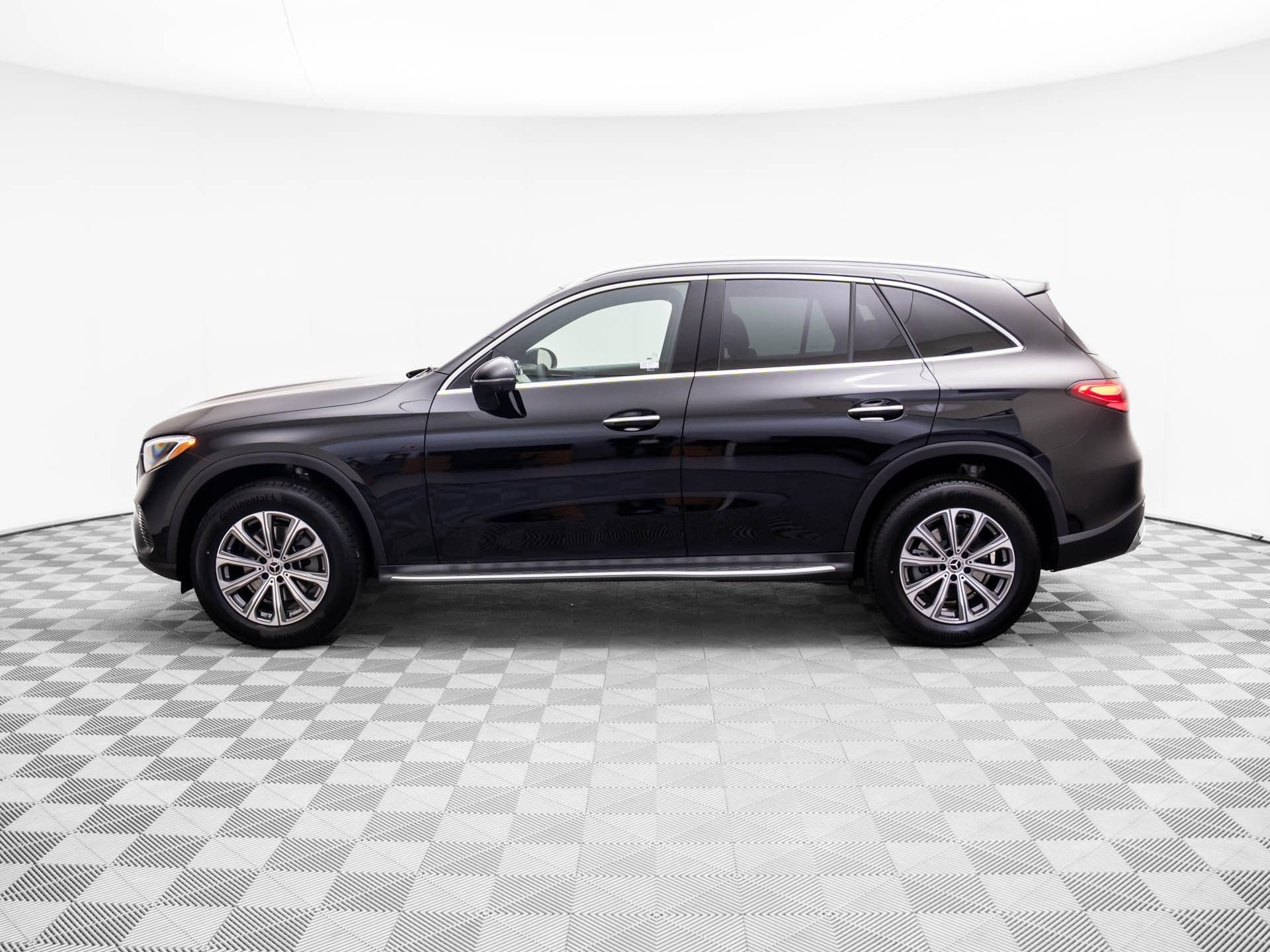 New 2026 Mercedes-Benz GLC 300 4MATIC image 2