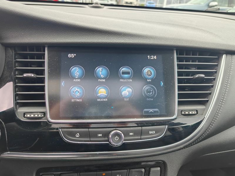 Used 2018 Buick Encore Premium image 18