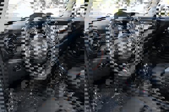 Used 2020 MINI Cooper S image 19