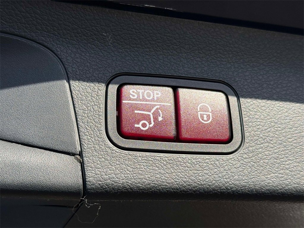 Used 2021 Mercedes-Benz GLS 450 4MATIC image 19