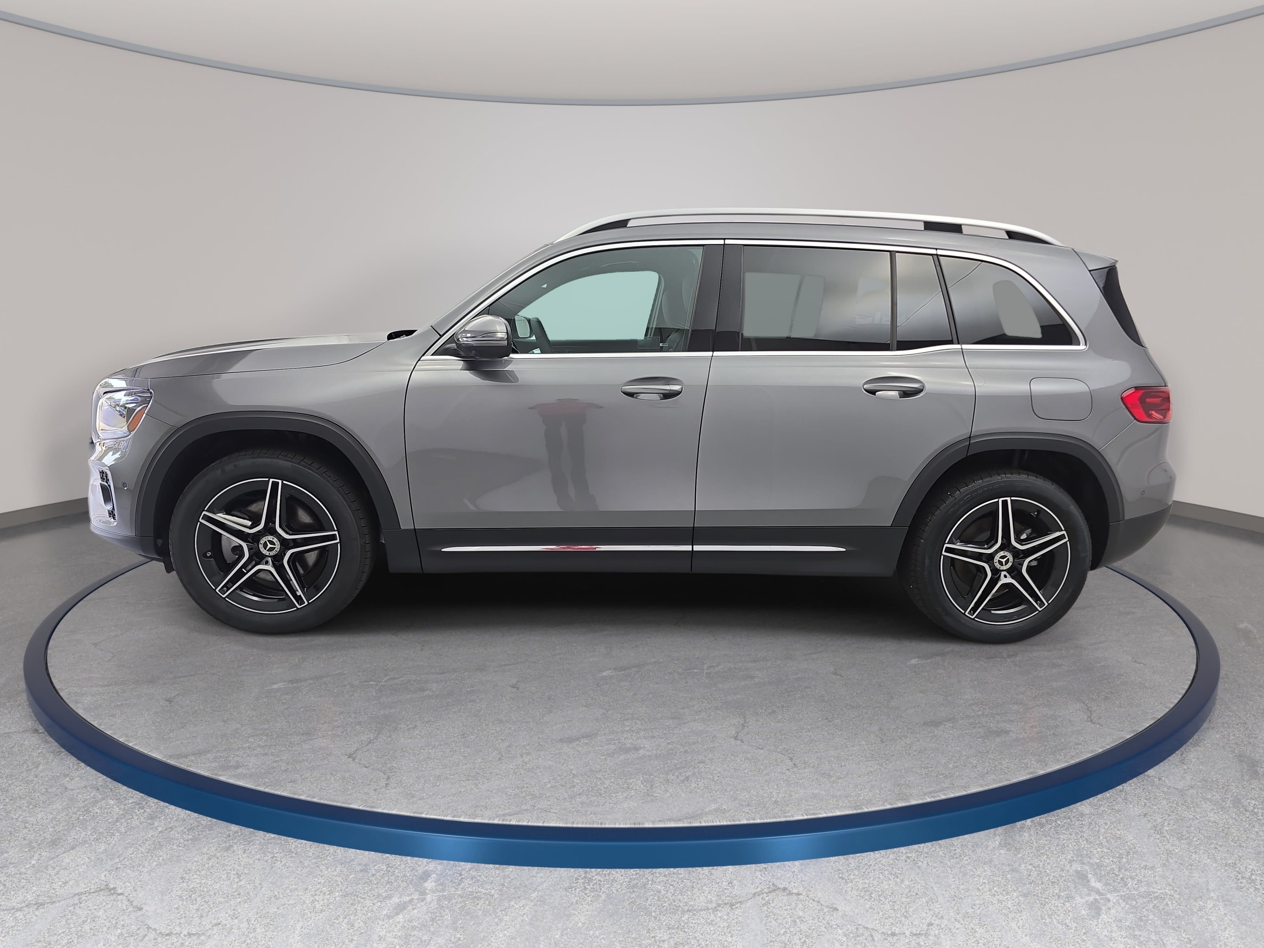 New 2026 Mercedes-Benz GLB 250 image 8