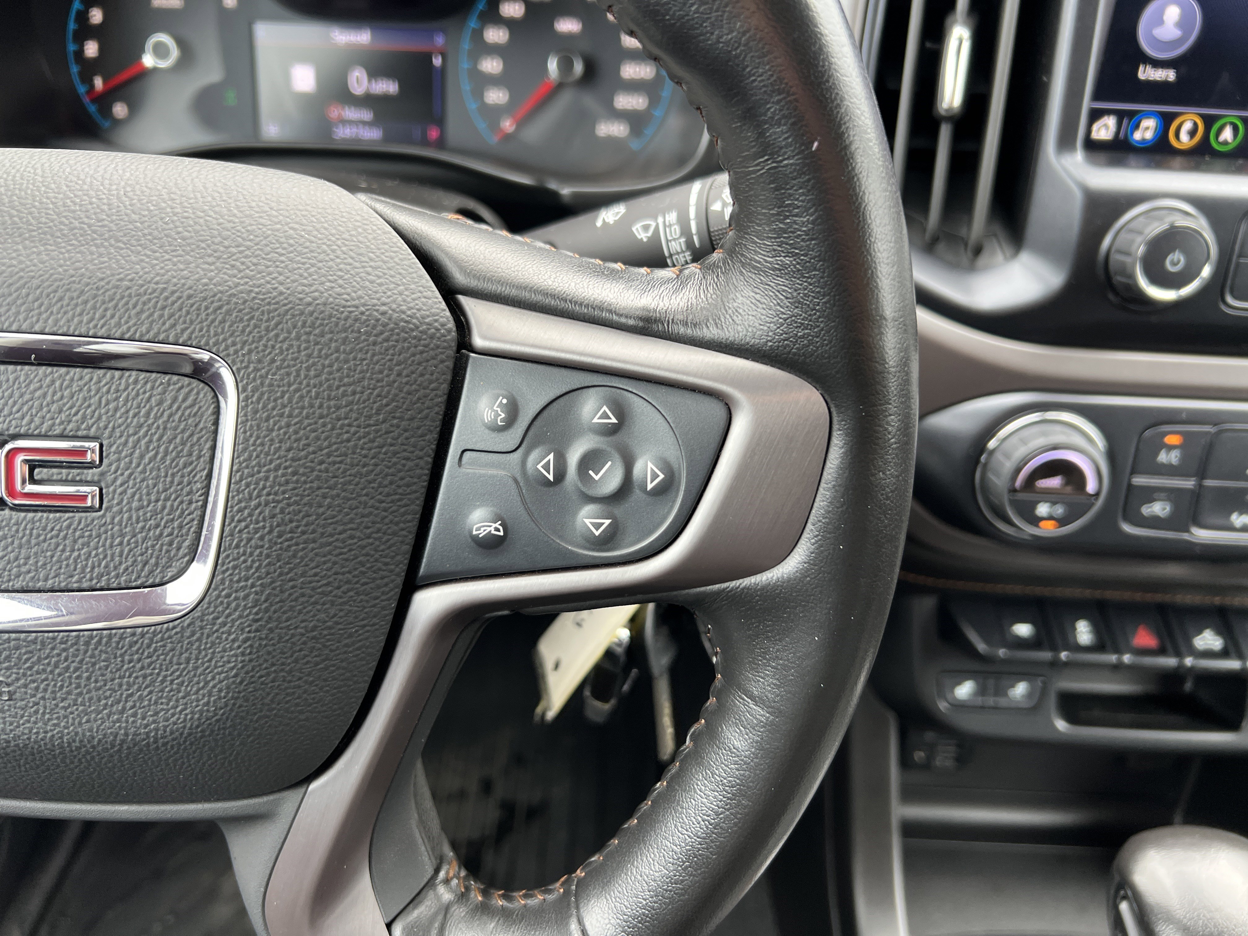 Used 2022 GMC Canyon AT4 image 25