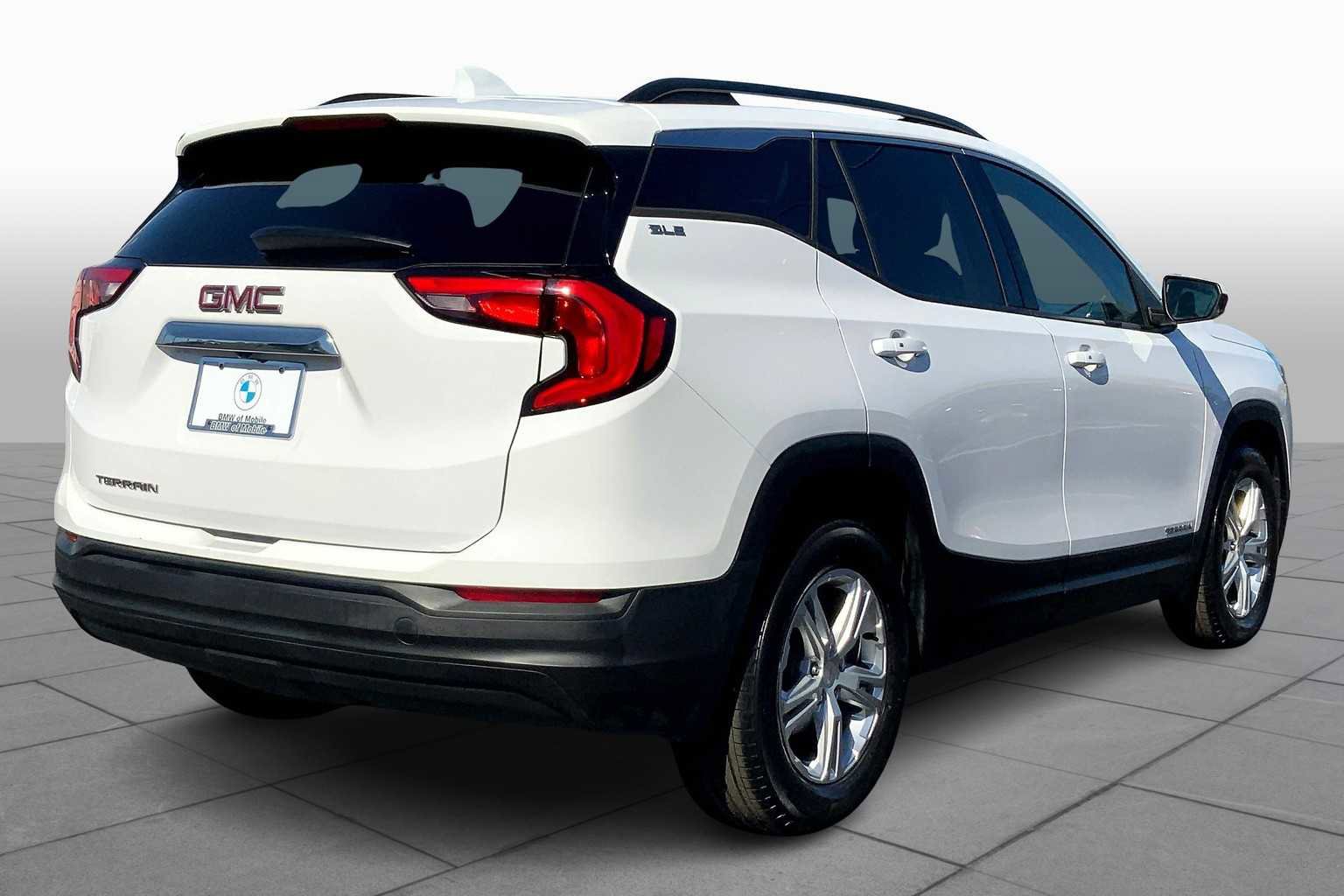 Used 2020 GMC Terrain SLE w/ Driver Convenience Package image 12