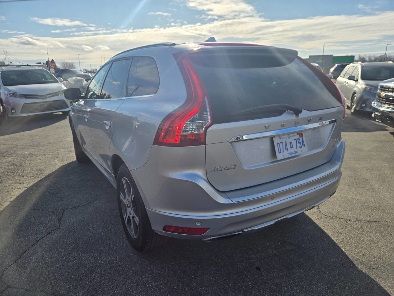 Used 2015 Volvo XC60 T6 AWD/4WD image 5