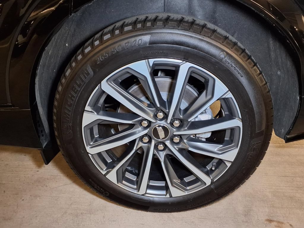 Certified 2024 Cadillac Lyriq Sport RWD image 18