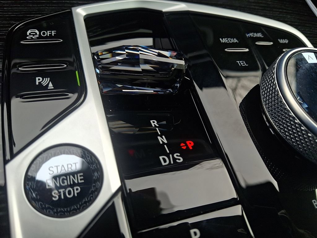 Used 2026 BMW X5 xDrive40i w/ Executive Package image 16