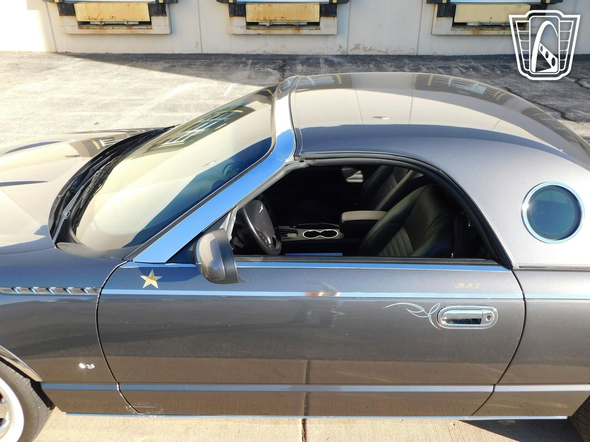 Used 2003 Ford Thunderbird image 32