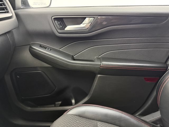 Used 2025 Ford Escape ST-Line w/ Tech Pack #1 FWD image 25