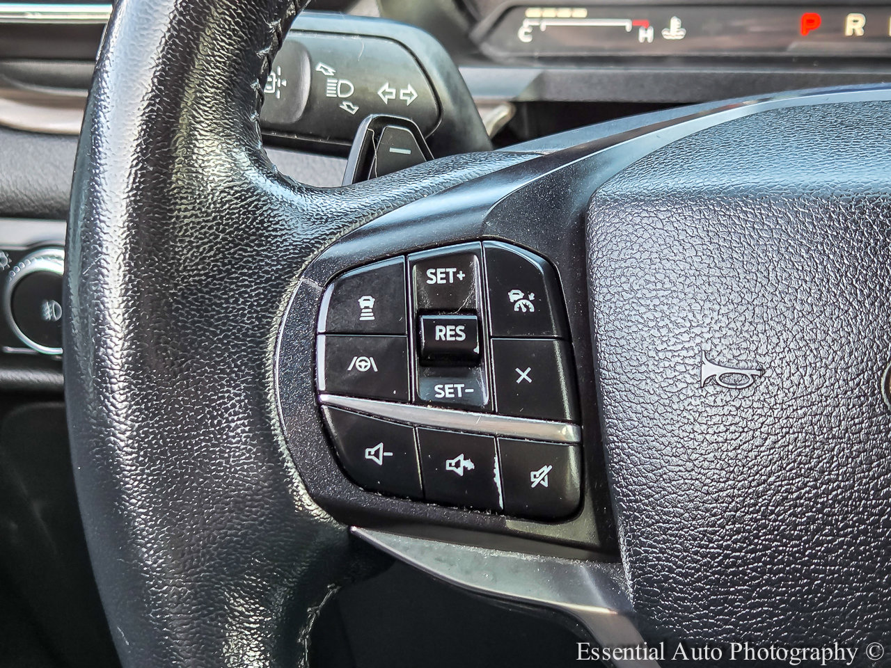 Used 2020 Ford Explorer Limited AWD/4WD image 16