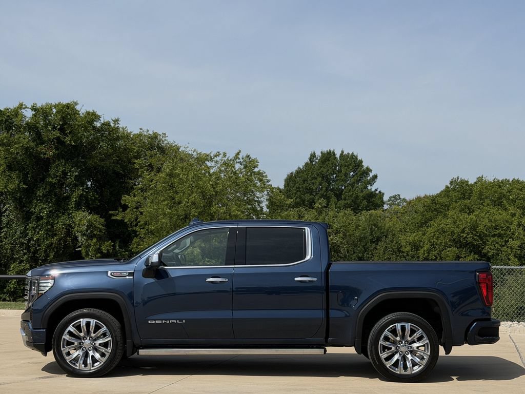 Used 2023 GMC Sierra 1500 Denali w/ Denali Reserve Package AWD/4WD image 3