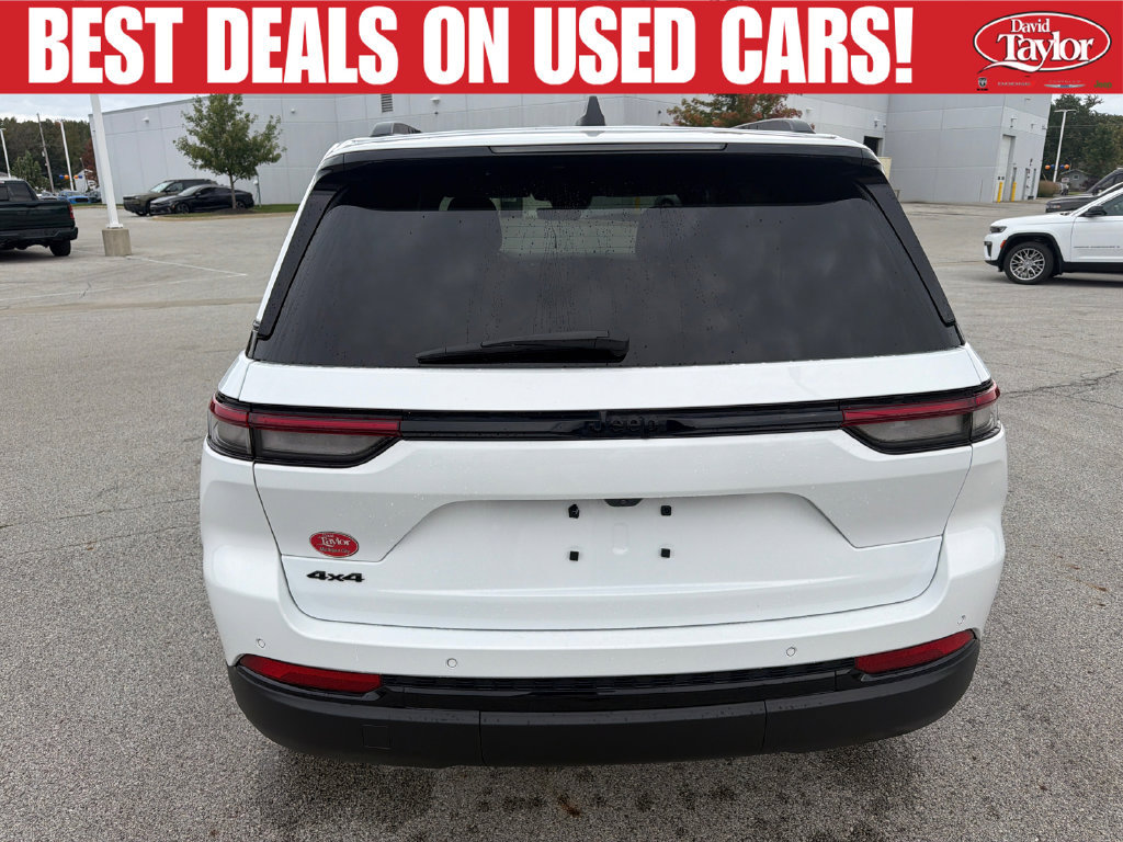 Used 2025 Jeep Grand Cherokee Altitude w/ Trailer Tow Package AWD/4WD image 4