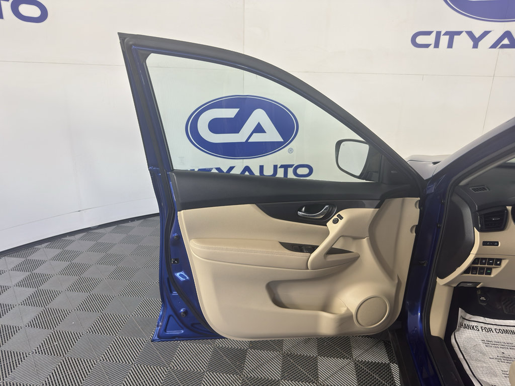 Used 2020 Nissan Rogue SV AWD/4WD image 14