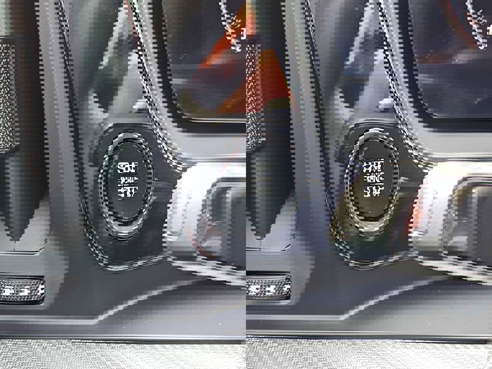 Certified 2024 Porsche Cayenne Coupe image 25