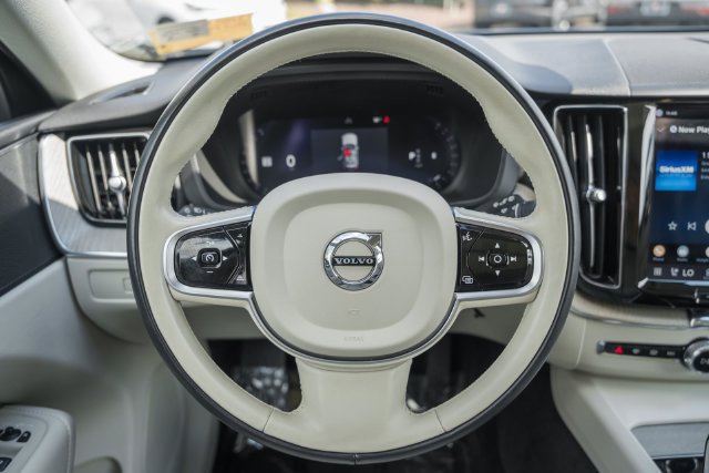 Certified 2023 Volvo XC60 B5 Plus w/ Climate Package AWD/4WD image 29