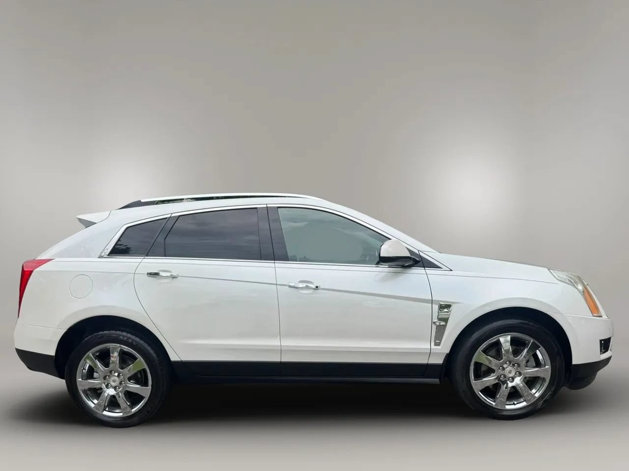 Used 2012 Cadillac SRX Premium FWD image 3