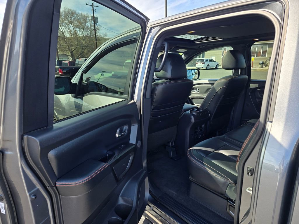 Used 2021 Nissan Titan PRO-4X w/ Pro-4x Convenience Package image 14