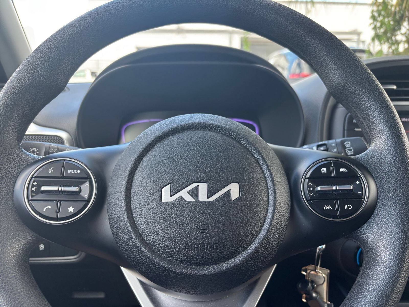 Used 2025 Kia Soul LX w/ LX Technology Package FWD image 27