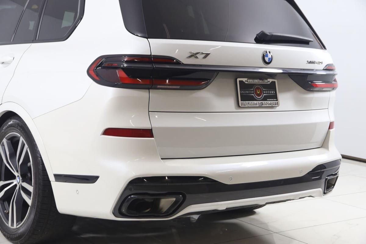 Used 2024 BMW X7 xDrive40i w/ M Sport Package AWD/4WD image 27