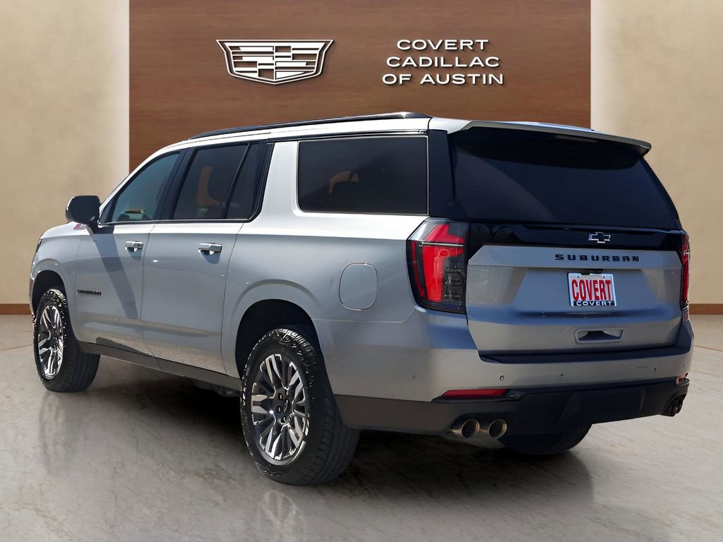 Used 2025 Chevrolet Suburban Z71 image 3