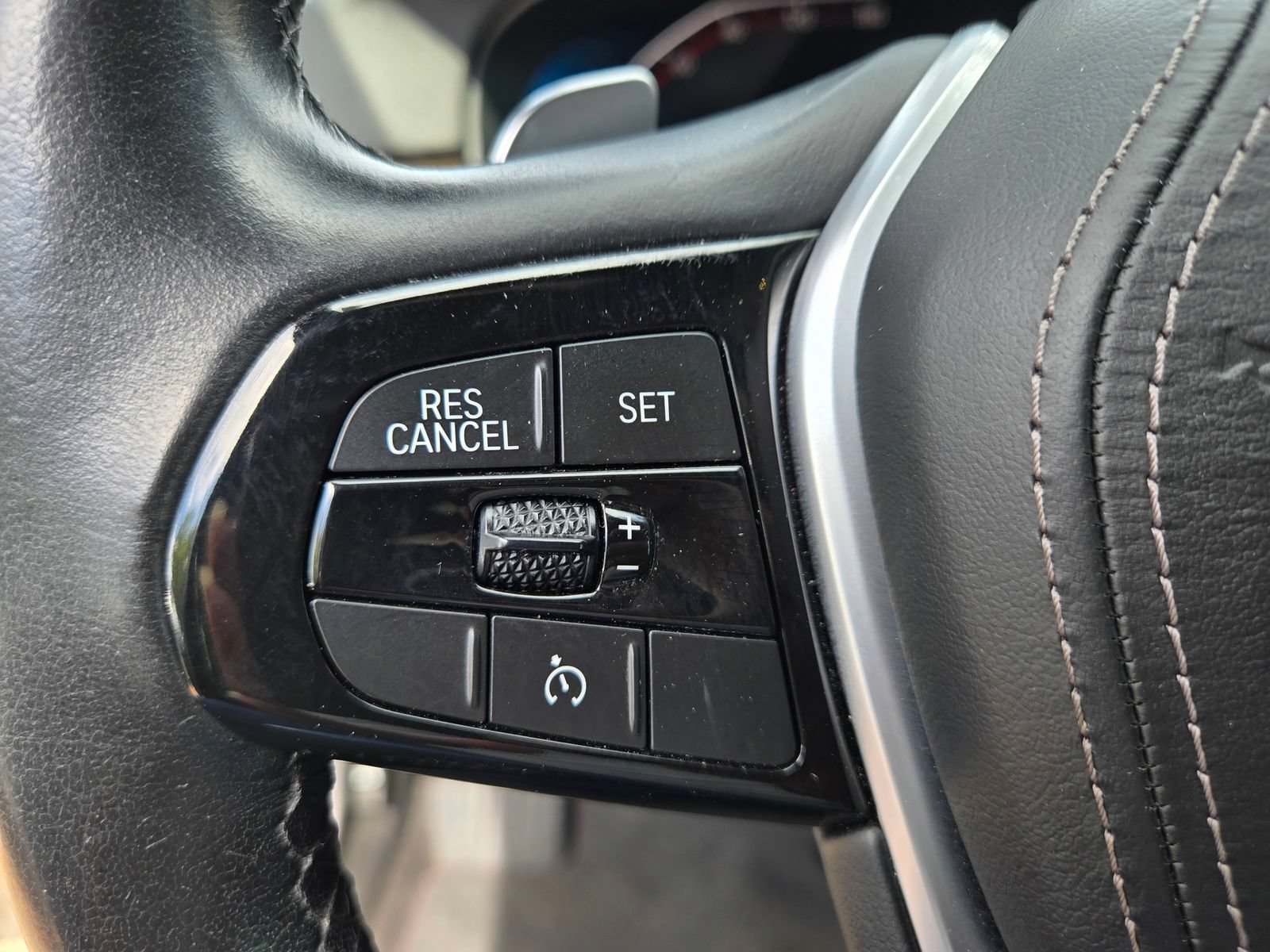 Used 2020 BMW 530i w/ Premium Package RWD image 12