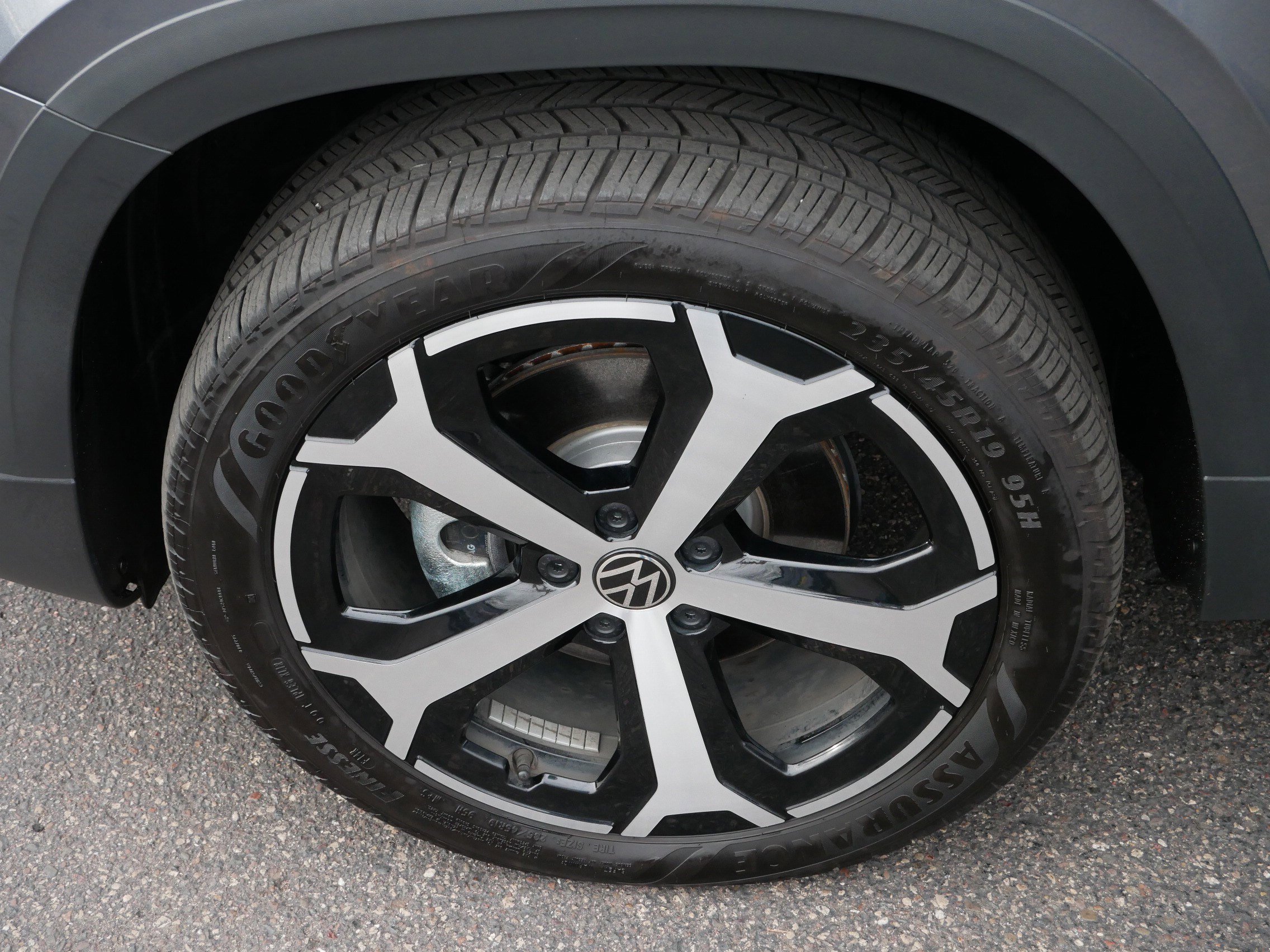 Certified 2025 Volkswagen Taos SEL image 15