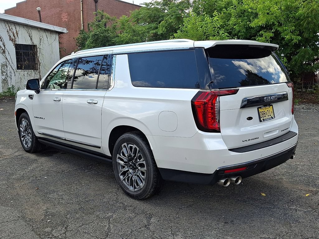 Certified 2023 GMC Yukon XL Denali Ultimate AWD/4WD image 6