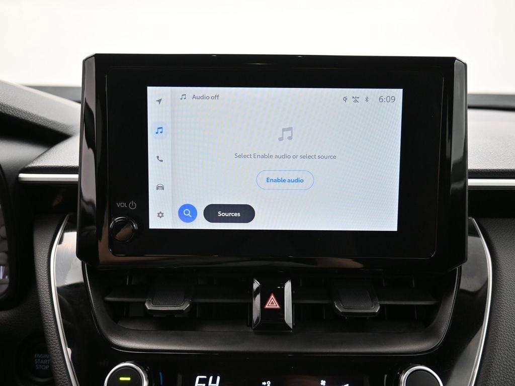 Used 2025 Toyota Corolla Cross LE image 9