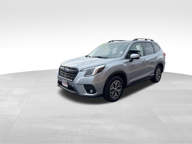 Used 2022 Subaru Forester Premium image 3