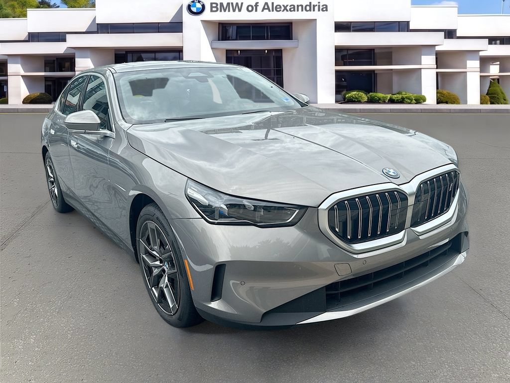 New 2026 BMW i5 eDrive40 w/ Premium Package AWD/4WD image 1