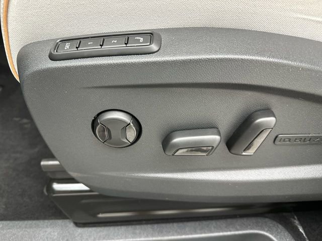 Used 2025 Volkswagen ID. Buzz 1st Edition AWD/4WD image 14