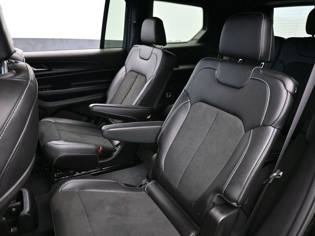 Used 2024 Jeep Grand Cherokee L Altitude image 37