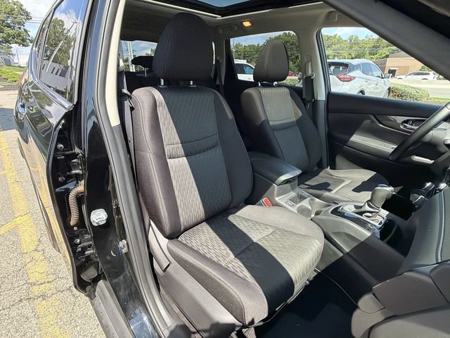 Certified 2018 Nissan Rogue SV w/ Sun & Sound Touring Package AWD/4WD image 26