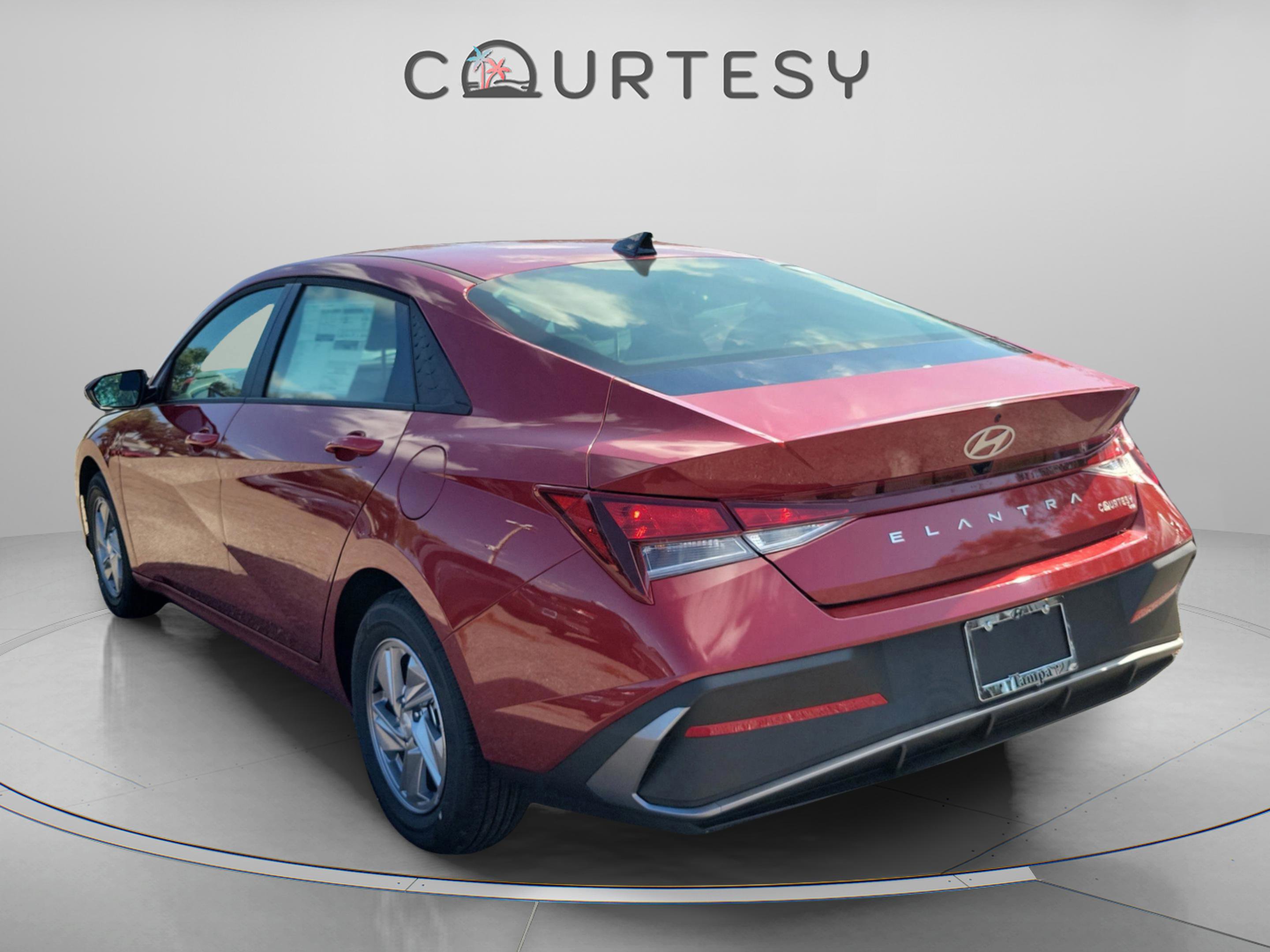 New 2026 Hyundai Elantra SE image 4