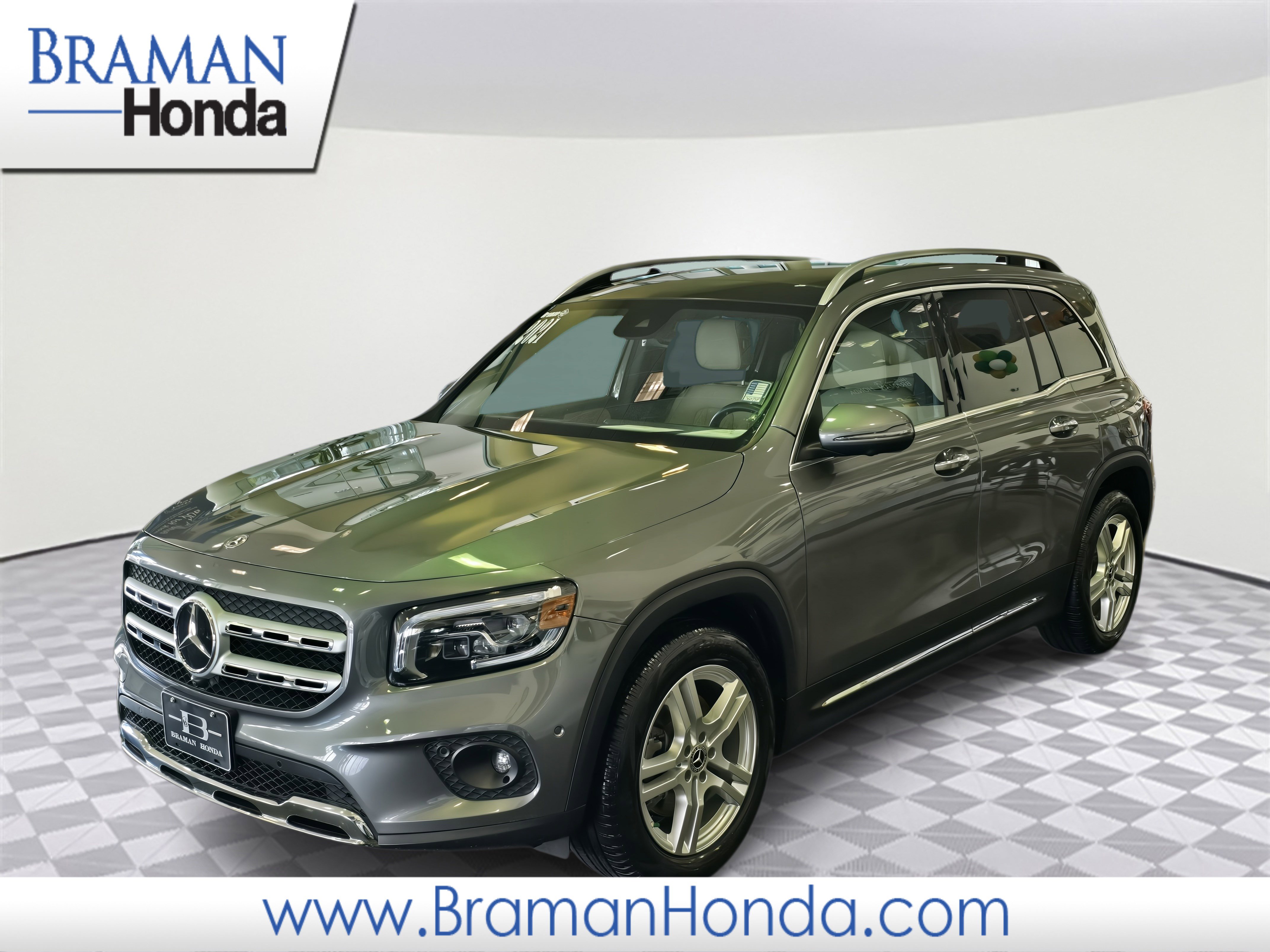 Used 2021 Mercedes-Benz GLB 250 4MATIC video 1