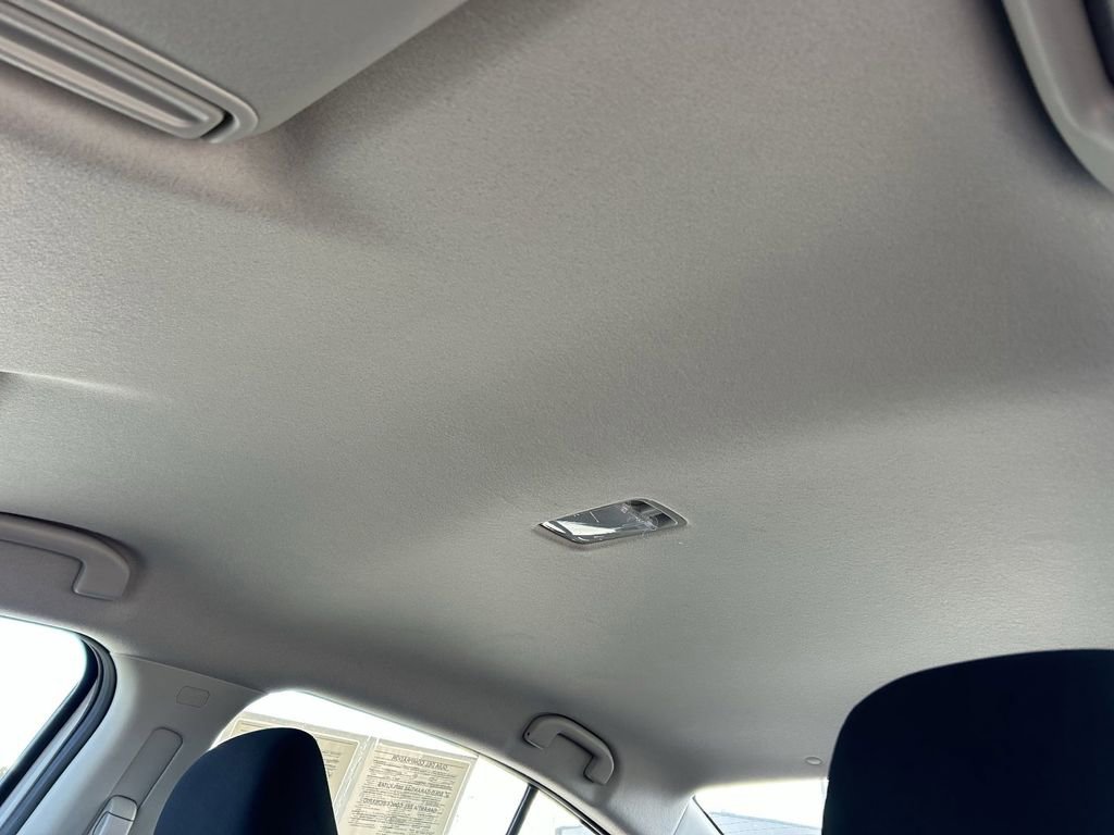 Used 2025 Nissan Versa SV w/ Trunk Package image 29