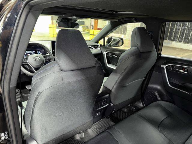 Certified 2023 Toyota RAV4 SE w/ Convenience Package AWD/4WD image 28