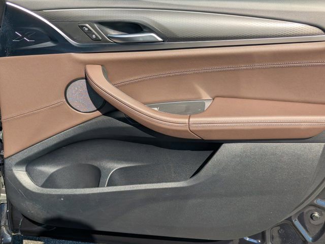 Used 2024 BMW X4 xDrive30i w/ Premium Package image 13